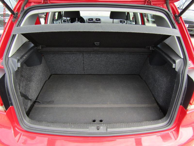 Volkswagen Golf (2011) 1.4i, 2.maj,ČR, AC, STK1/28 - fotka 7 z 19