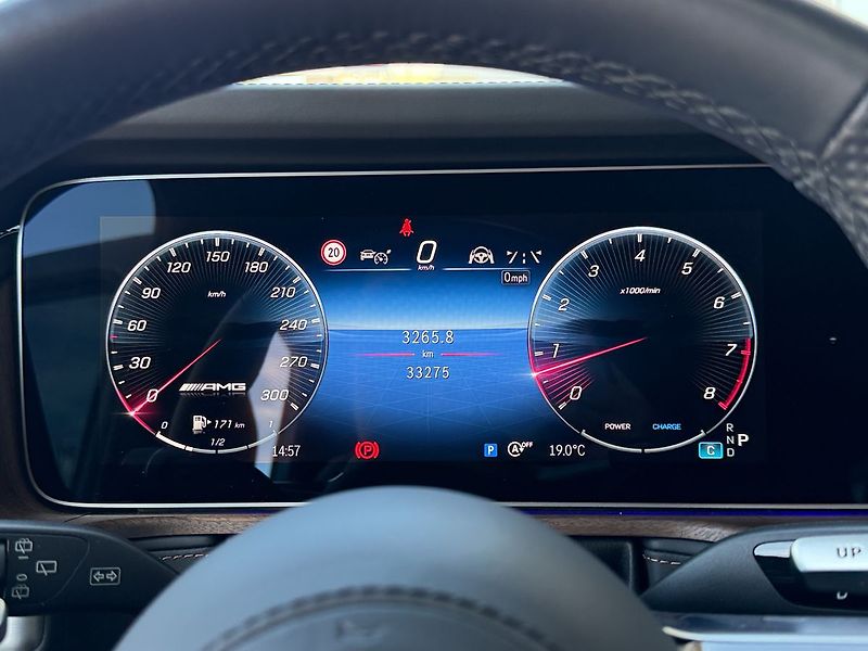 Mercedes-Benz Třídy G 63 AMG MANUFAKTUR, SUPERIOR - fotka 18 z 44