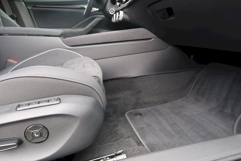 Škoda Superb (2025) Combi SportLine 1,5 TSI 150 kW - fotka 13 z 33