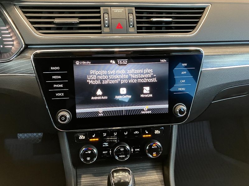 Škoda Superb  2.0 TDI 110kW Style DSG AT7 - fotka 30 z 38