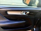 Volvo XC40 2,0 T4 Inscription AWD - náhled 10