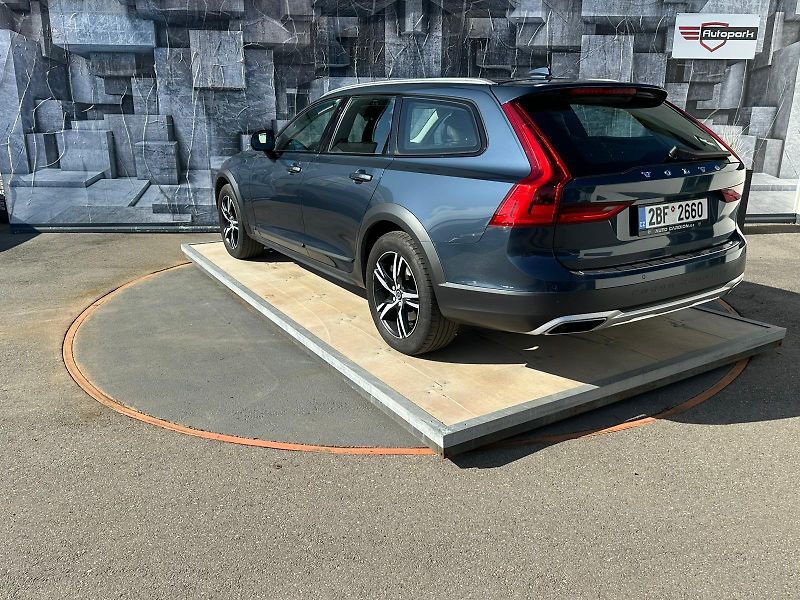 Volvo V90 (2018) 2.0D, 140KW, CROSSCOUNTRY - fotka 8 z 25