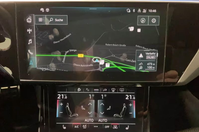 Audi Q8 e-tron 55 q S-Line Pano Matrix HuD - fotka 16 z 19