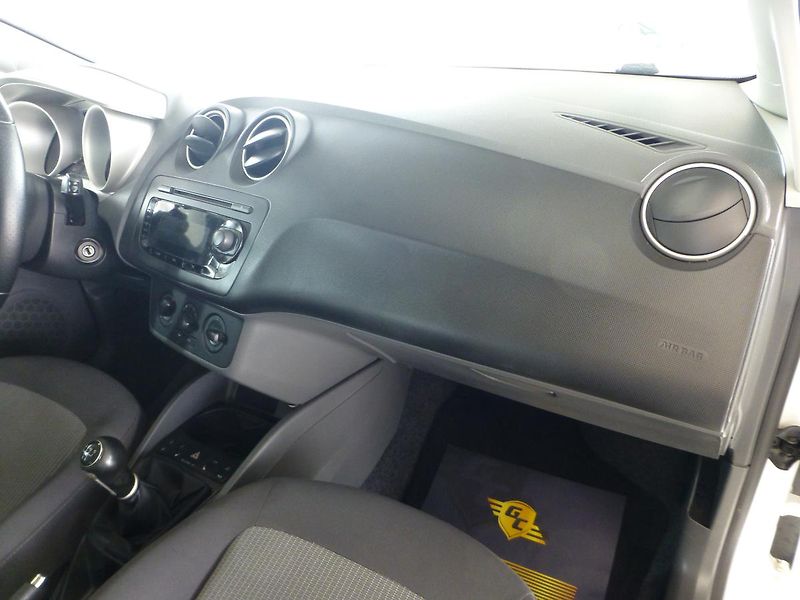 Seat Ibiza (2011) 1,6TDI-77KW**ALU**VYHŘ.SEDADLA - fotka 16 z 20