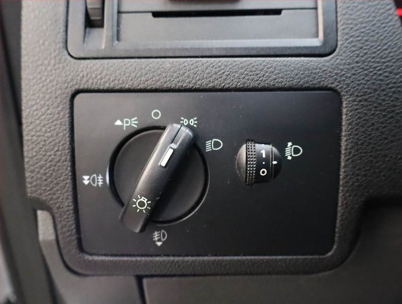 Ford C-MAX (2006) 1.6, nová STK, Tažné - fotka 16 z 17