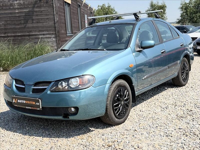 Nissan Almera 1,8 i - fotka 1 z 21