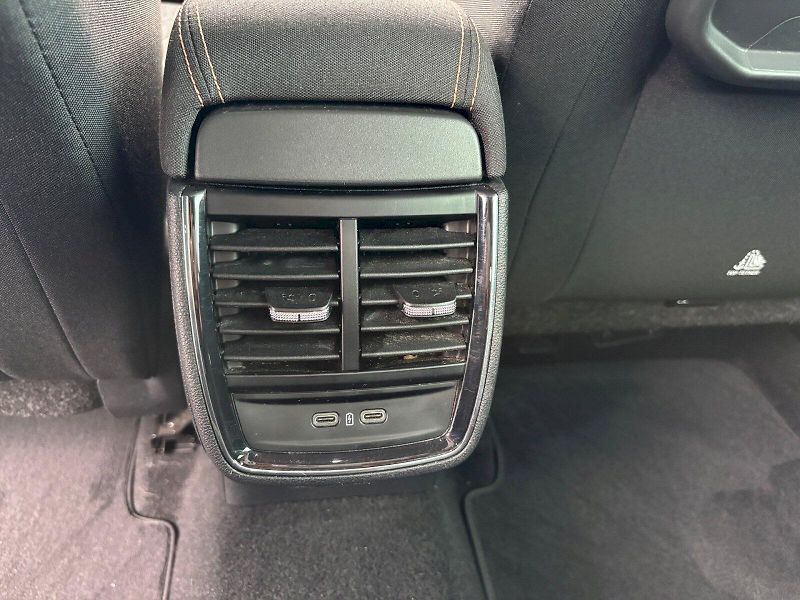 Škoda Kamiq (2020) Style 1.0 TSI 85 kW - fotka 27 z 29