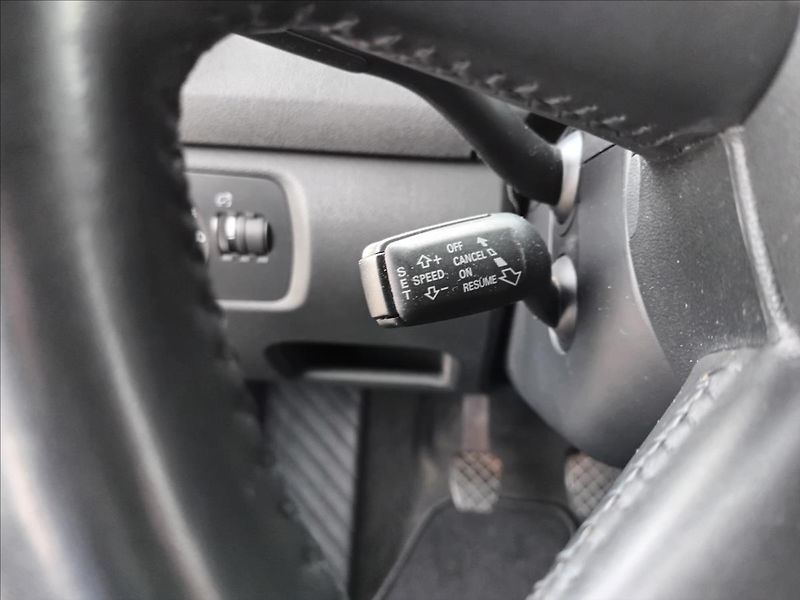Audi A3 1,6 TDI,XENON,VÝHŘEV,  Sportba - fotka 30 z 33