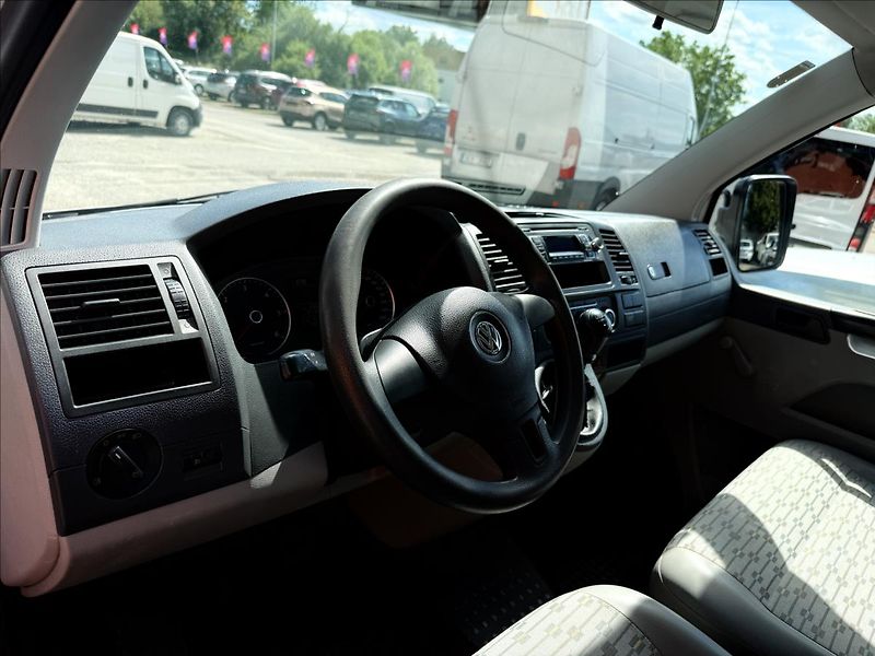 Volkswagen Transporter 2,0 TDi  6 Míst - fotka 9 z 24