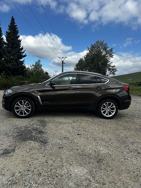 BMW X6 (2016) - fotka 4 z 14
