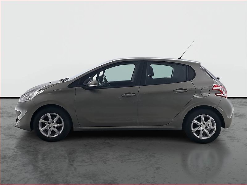 Peugeot 208 (2014) 1.2 PureTech, pěkný stav - fotka 3 z 16