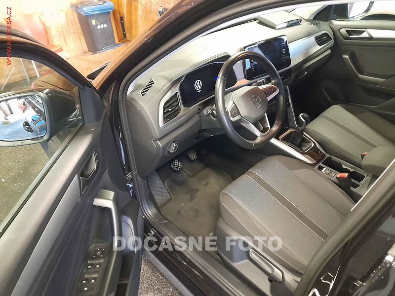 Volkswagen T-Roc (2023) 1.0TSi, Life, LED - fotka 3 z 3