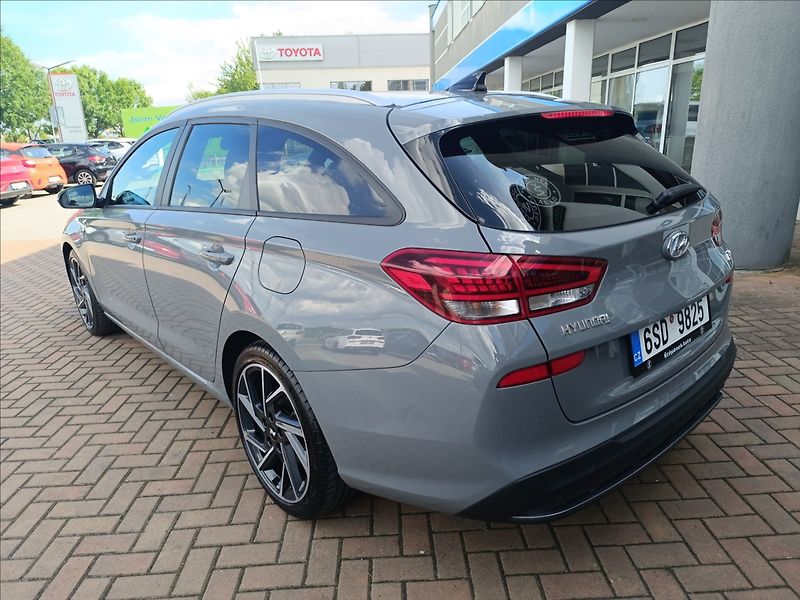 Hyundai i30 1,5 T-GDi, DCT N-Line Rezervac - fotka 7 z 22