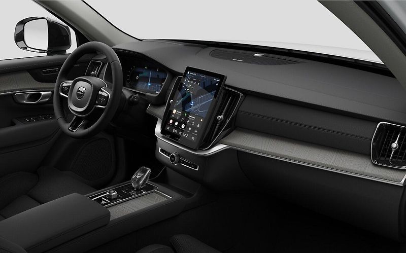 Volvo XC90 (2026) B5 AWD PLUS DARK - fotka 10 z 17