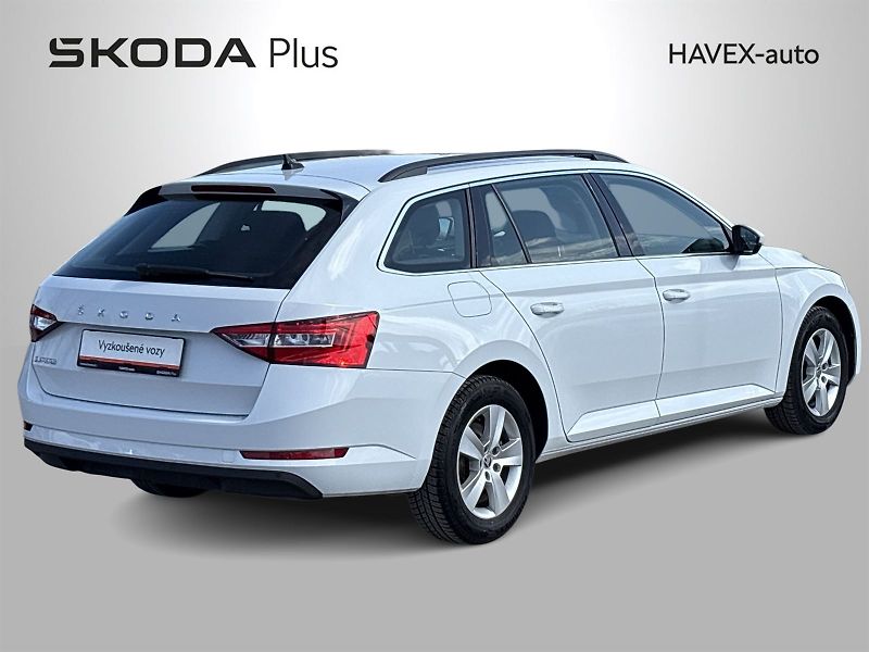 Škoda Superb (2023) Combi 2.0 TDI DSG Ambition - fotka 2 z 33