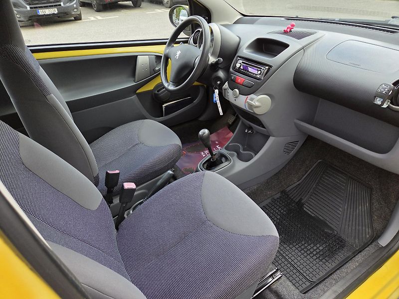 Peugeot 107 (2006) 1.0 i 68 MAN 5 - fotka 11 z 18