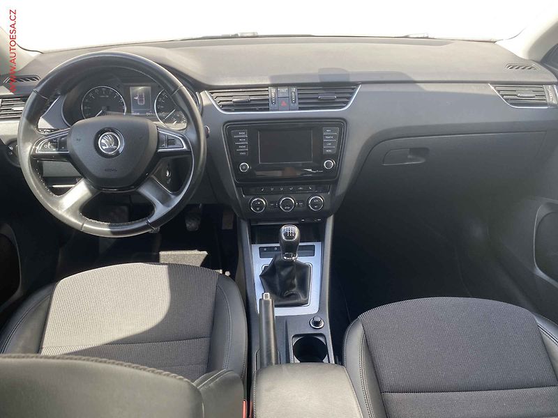 Škoda Octavia (2014) 2.0 TDi, Elegance, navi, - fotka 8 z 19