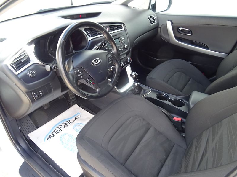 Kia Ceed (2018) 1.6GDi,99kW,1majČR,DPH,S.kniha - fotka 5 z 20
