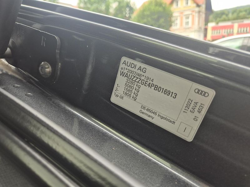 Audi e-tron SPORTBACK S 370kw SOH 96% - fotka 46 z 48