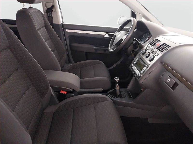 Volkswagen Touran (2007) 1.9 TDI, 7 míst, po STK, Tažné - fotka 9 z 17