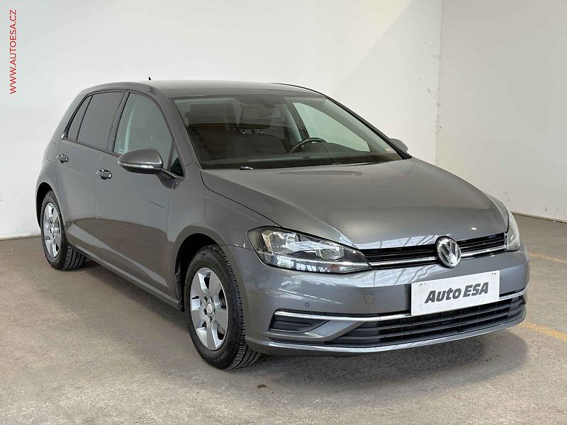 Volkswagen Golf (2018) 1.0TSi, ČR, AC, temp. - fotografie inzerátu