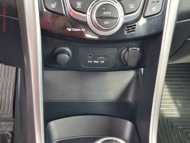 Hyundai i30 (2014) 1.6 CRDi, ČR, servis.kniha - fotka 17 z 17