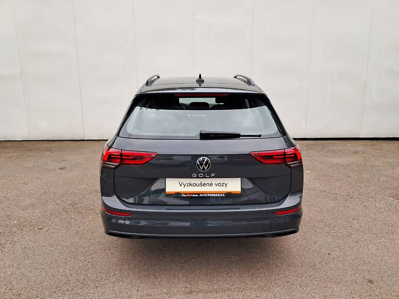 Volkswagen Golf Variant (2023) LIFE 1.0 TSI / 81 kW M6 - fotka 25 z 26