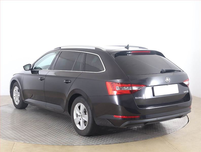 Škoda Superb (2016) 2.0 TDI, Automat, Navi - fotka 4 z 19