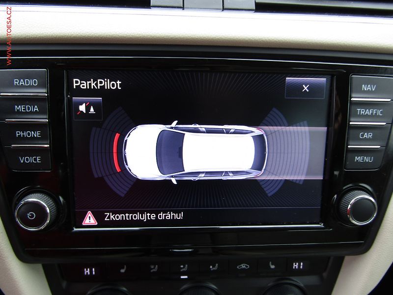 Škoda Octavia (2013) 1.4 TSi, Elegance, DSG, bixen - fotka 15 z 20