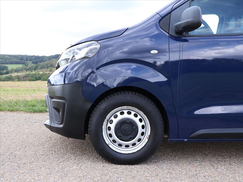 Toyota ProAce Verso 2,0 D-4D 90kW L2 6-míst CZ DPH - fotka 29 z 36