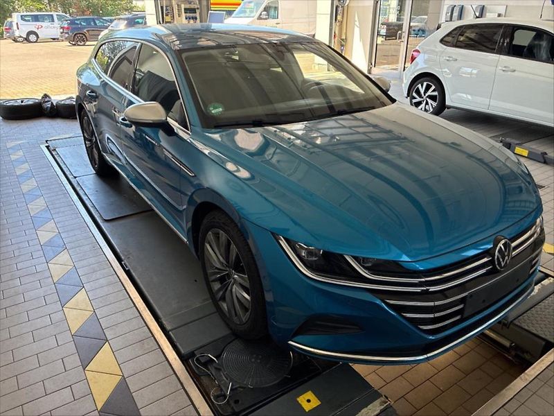 Volkswagen Arteon Shooting Brake 2,0 TSI 140 KW KAMERA 360 - fotka 3 z 9