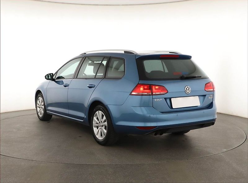 Volkswagen Golf (2016) 1.4 TSI, Automat, ČR,1.maj - fotka 4 z 16