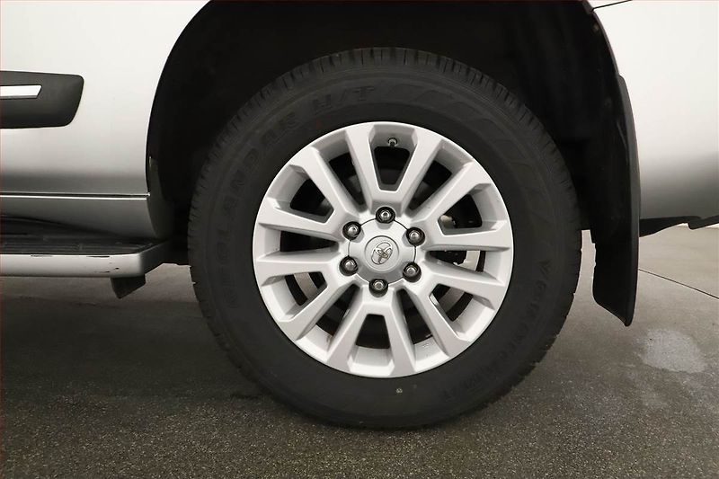 Toyota Land Cruiser (2017) 2.8 D-4D - fotka 20 z 20