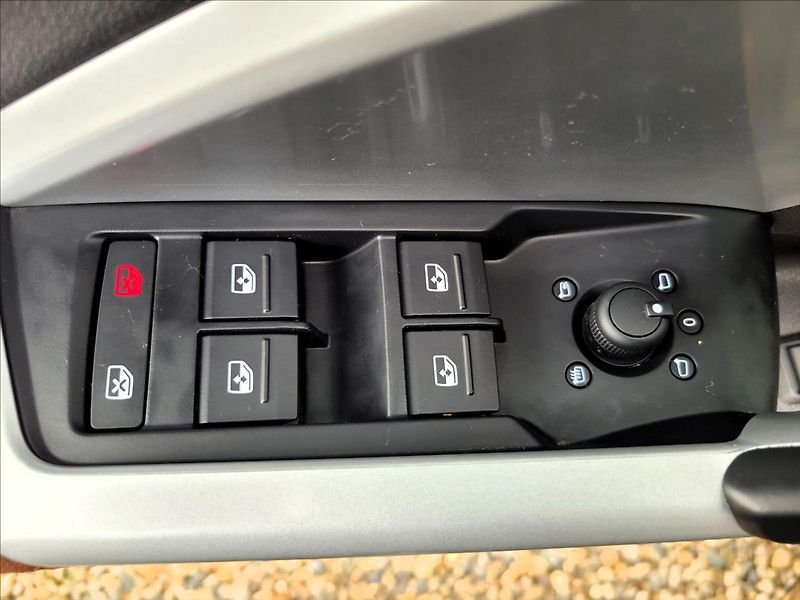 Audi Q3 1,5 TFSI,S-tronic,TFT,kůže - fotka 38 z 50