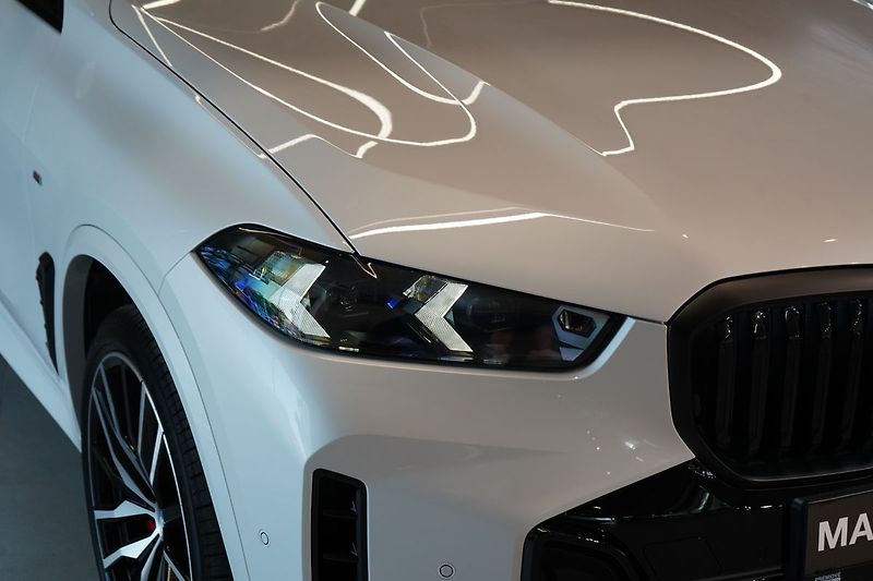 BMW X5 40d xDrive, Vzduch, Tažné, HUD - fotka 5 z 47