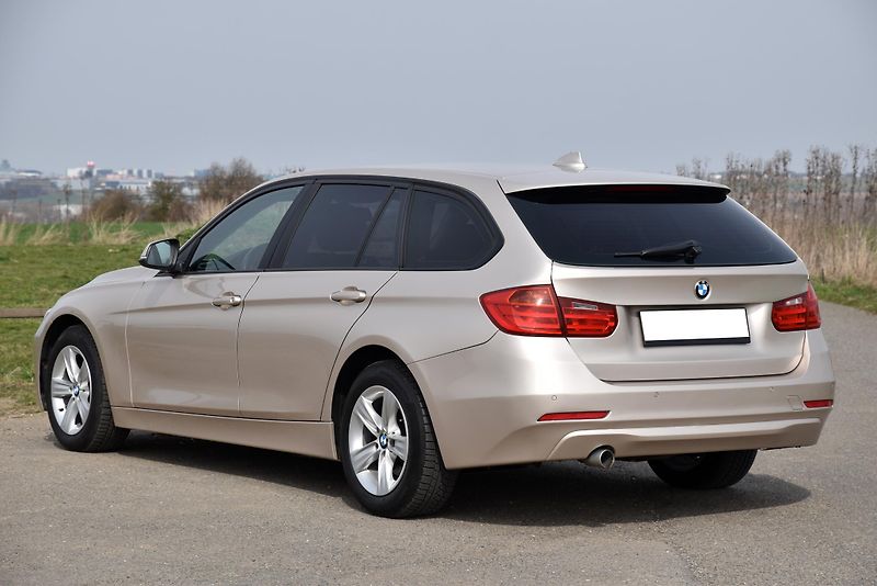 BMW Řada 3 318d (2.0) 6st, NAVI, ALU, PDC - fotka 4 z 51