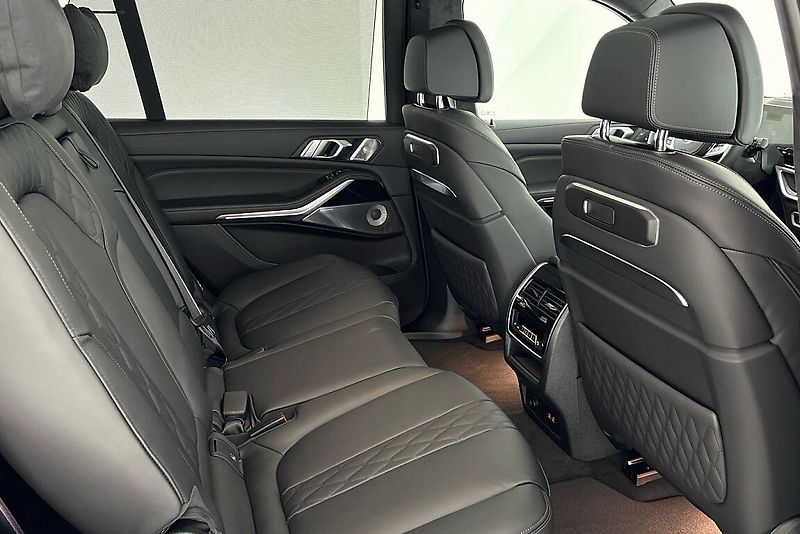 BMW X7 xDrive40d - fotka 15 z 30