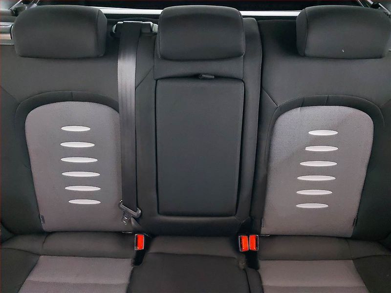 Kia Ceed (2012) 1.6 GDI, Navi, Xenony - fotka 10 z 17