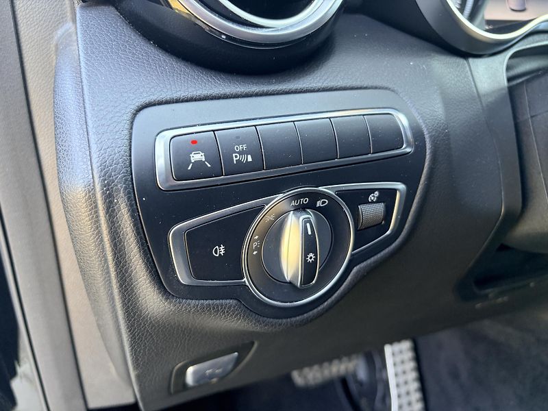Mercedes-Benz GLC 220D 4MATIC - fotka 17 z 49