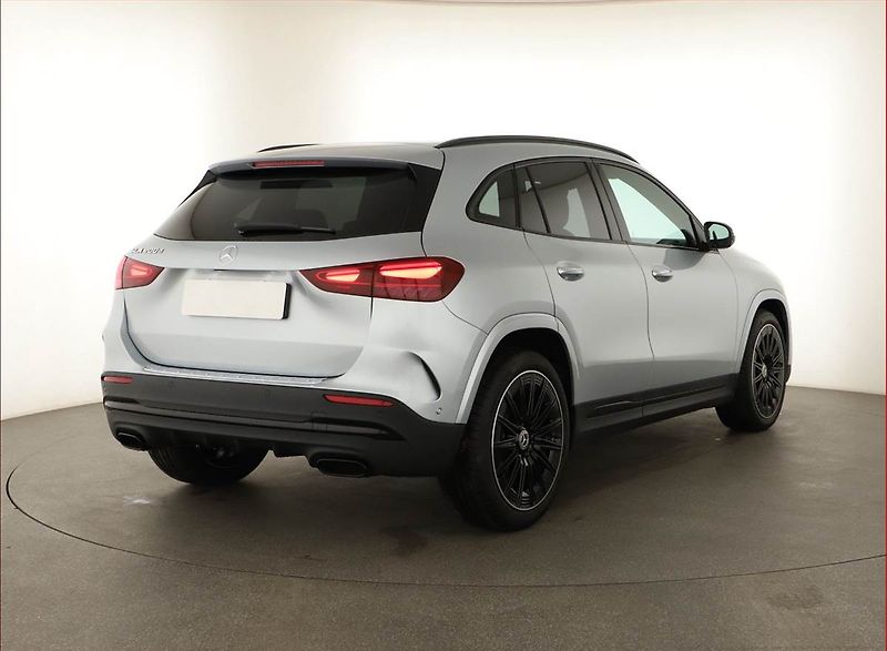 Mercedes-Benz GLA (2025) 200 d, AMG LINE, KEYLESS - fotka 5 z 19