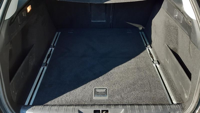 Peugeot 308 SW 1.6 BlueHDI Allure AUT - fotka 13 z 32