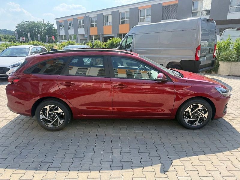 Hyundai i30 26 WG 1,0 T-GDI MT GO CZECH - fotka 2 z 9