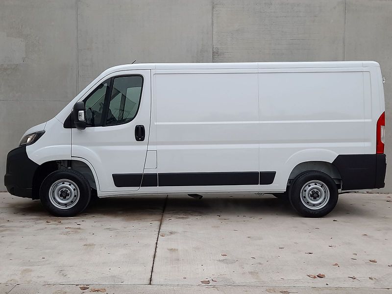 Peugeot Boxer (2025) Furgon 3300 L2H1 BHDi 120k MAN - fotka 3 z 12