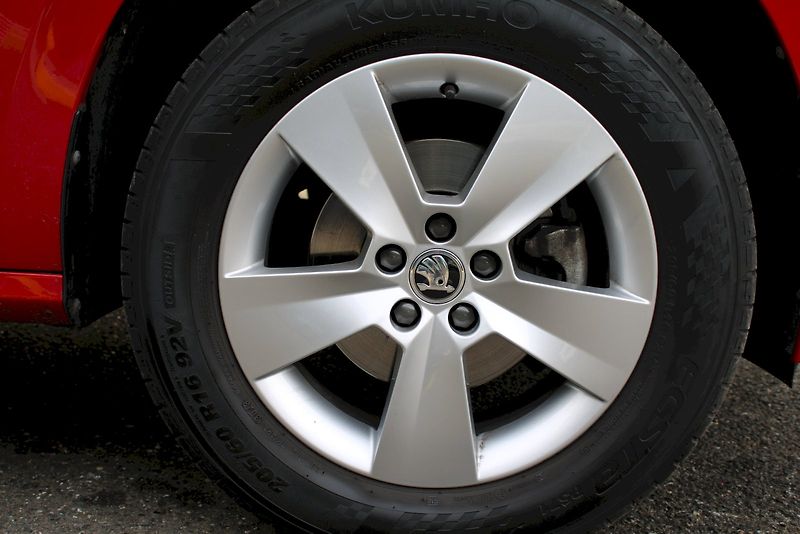 Škoda Kamiq (2024) Fresh 1.0TSI / 81kW 7°DSG - fotka 24 z 24