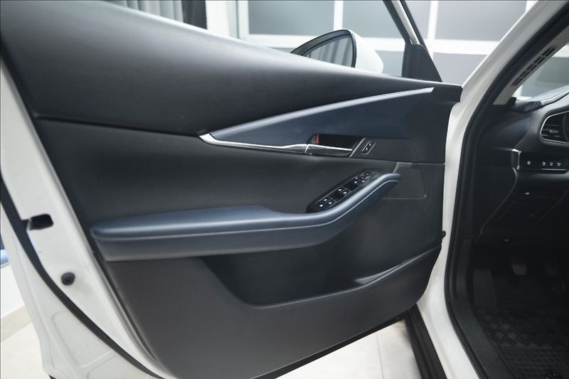 Mazda CX-30 2,0 SKYACTIV-G NAVI KAMERA ČR - fotka 19 z 41