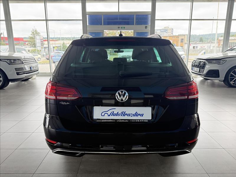 Volkswagen Golf 1,6   TDI 85kW,1.MAJ,SERVISKA - fotka 5 z 28