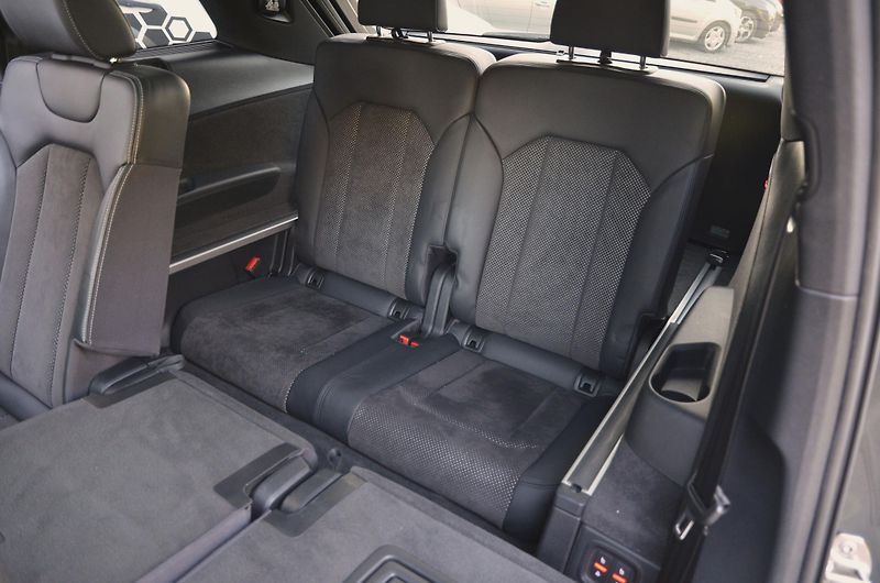 Audi Q7 (2016) 3.0TDi Q S-Line 1.MAJ./ VÝBAVA - fotka 13 z 51