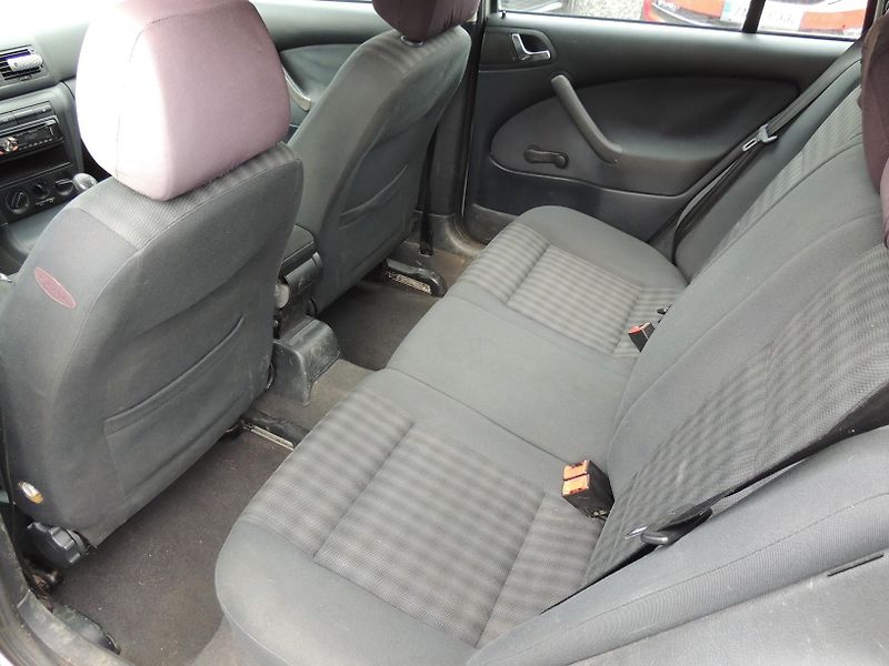 Škoda Octavia (2004) Combi 1.6i,75kw,klima - fotka 21 z 24