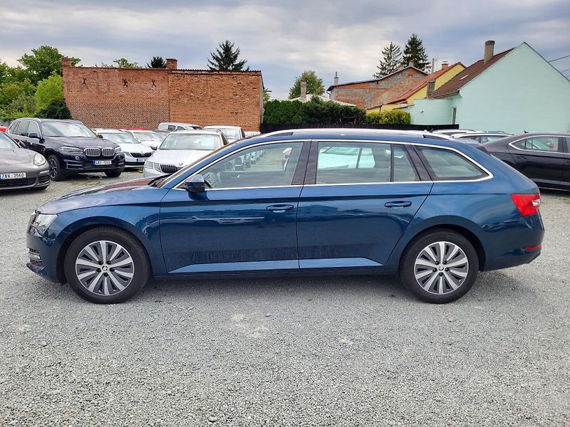 Škoda Superb III FL combi 2.0 TDi DSG STYLE - fotka 2 z 50
