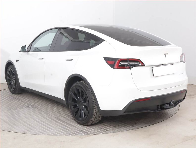 Tesla Model Y (2021) Long Range AWD 75kWh, SoH 92% - fotka 4 z 20